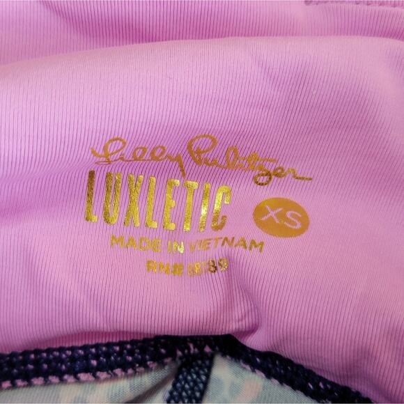 Lilly Pulitzer WEEKENDER HIGH RISE Legging UPF 50 oyster bay nay on the catwalk - Picture 3 of 8